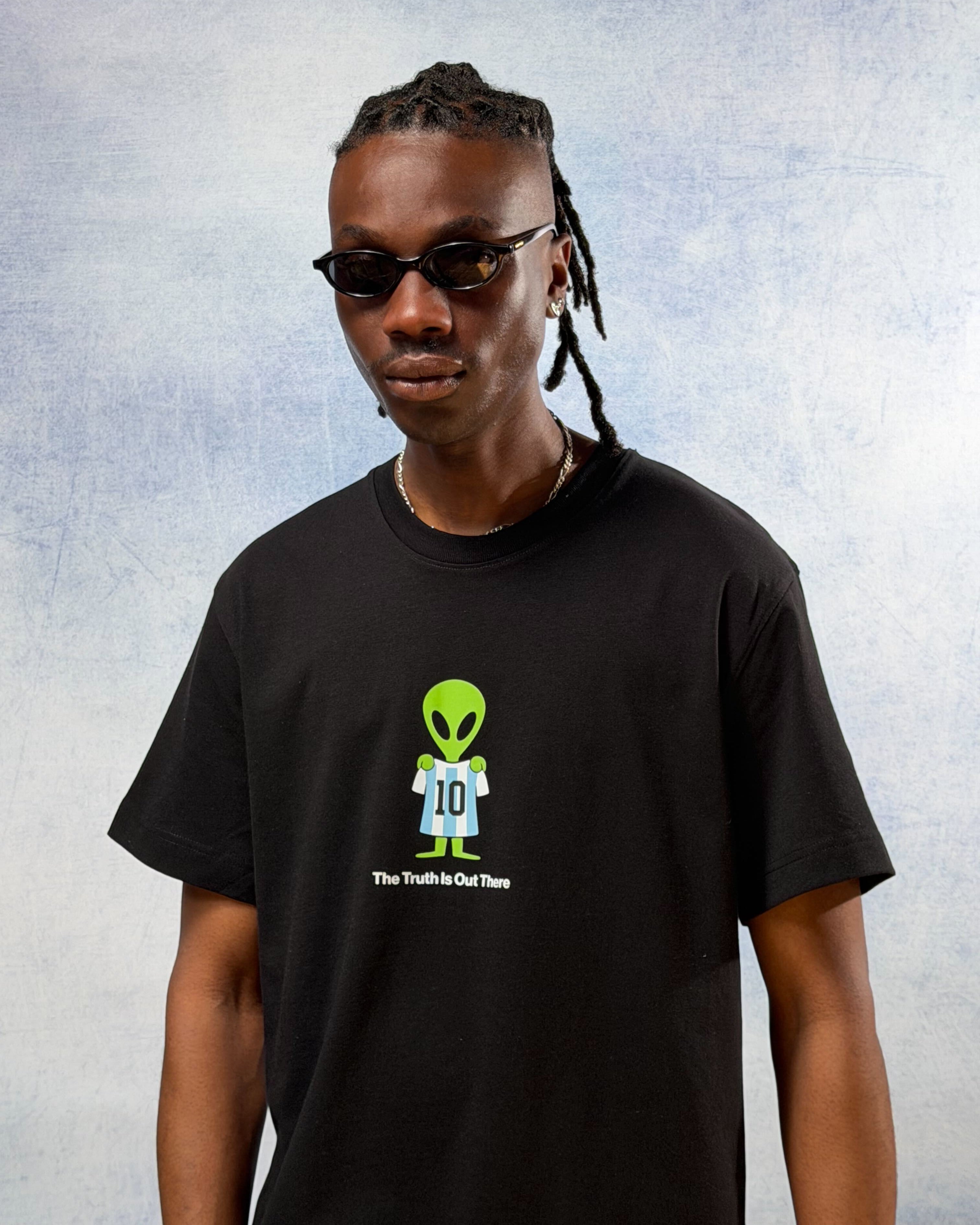 ART OF The Truth Is Out There Tee | Black Graphic Football T-shirt